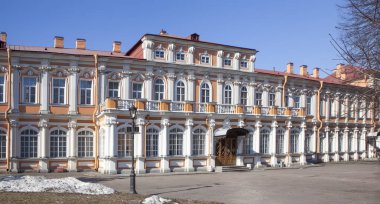 Metropolitan Birliği (Piskoposlar Evi). Alexander Nevsky Lavra. St. Petersburg 'da. - Rusya. Çekim tarihi: 7 Nisan 2019