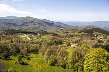 Toskana 'nın manzaraları. La Verna Dağı 'nın manzarası. İtalya