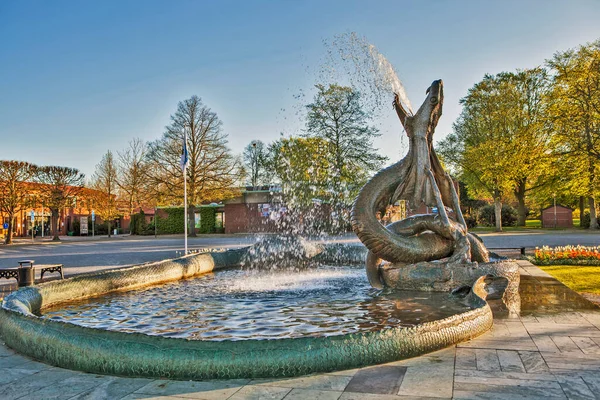 Fuente Lucha Sirena Con Serpiente Marina Fontn Sjormen Trelleborg Suecia — Foto de Stock