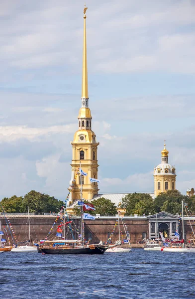 Символи Санкт Петербурга Пітер Поль Фортеці — стокове фото