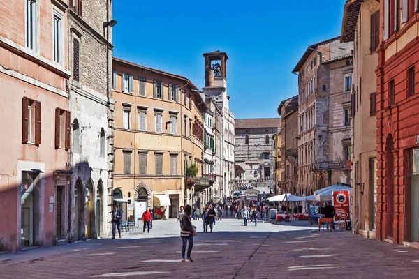 意大利佩鲁贾 城市历史中心的一条风景如画的街道 射击日期2014年5月5日 — 图库照片