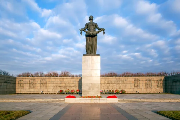 Petersburg Rússia Novembro 2014 Foto Cemitério Memorial Piskaryovskoye Monumento Pátria — Fotografia de Stock