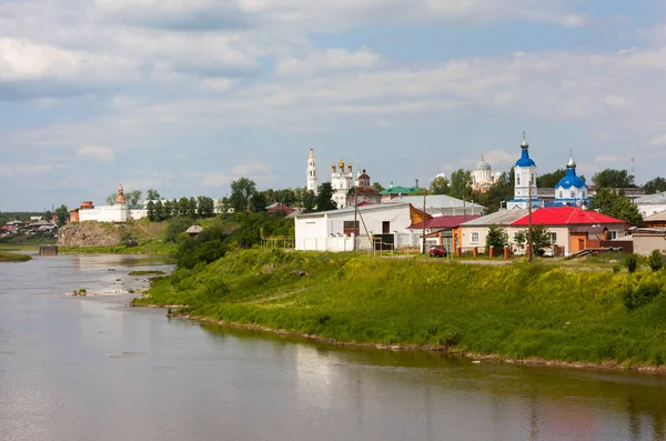 Кремль Троицкий Собор Покровский Монастырь Крестовоздвиженский Собор Берегу Реки Туры — стоковое фото