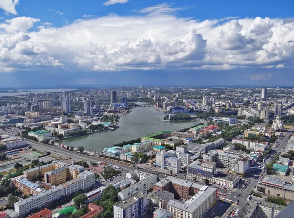 Stadslandschap Uitzicht Vanaf Vysotsky Wolkenkrabber Ekaterinburg Rusland Datum Van Opnamen — Stockfoto