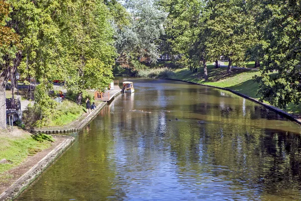 Riga Lotyšsko Srpna 2018 Foto Rize Kanál Loď Molu Bastion — Stock fotografie