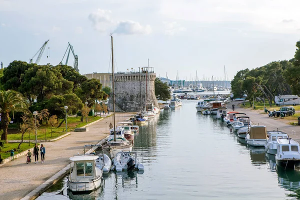 Trogir Croatia May 2019 Photo Tower Mark Banks Canal — Stock Photo, Image