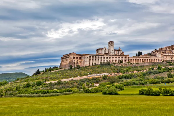 Assisi Talya Şehir Çevresi Dağın Yamacında Çekim Tarihi Mayıs 2014 — Stok fotoğraf