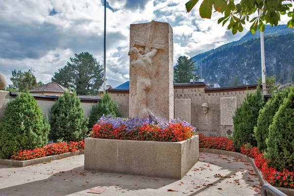 Friedhof Und Denkmal Für Die Den Weltkriegen Gefallenen Der Nähe — Stockfoto