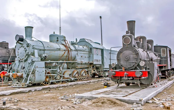 Verkhnyaya Pyshma Russia エイプリル11 2018 機関車の写真 4171とEr 軍事機器博物館 ウラルの戦いの栄光 — ストック写真