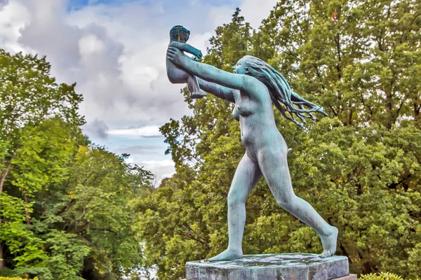 Eine Frau Mit Kind Skulpturenpark Vigeland Oslo Norwegen Drehdatum Aug — Stockfoto