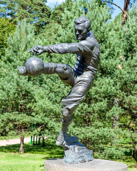 Monumento Giocatore Calcio Vsevolod Bobrov Sestroretsk San Pietroburgo Russia Data — Foto Stock