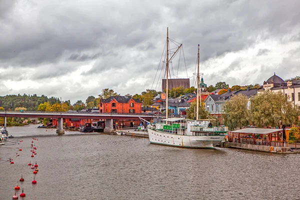 Porvoonjoki Terraplén Restaurante Buque Gluckauf Porvoo Finlandia Fecha Filmación Septiembre — Foto de Stock