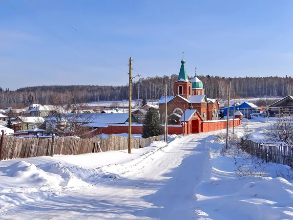 Igreja Floresta Inverno Coberta Neve Aldeia Russa — Fotografia de Stock