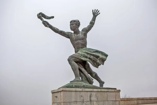 Torchbearer Gellert Hill Budapest Hungary Date Shooting December 2013 — Foto de Stock