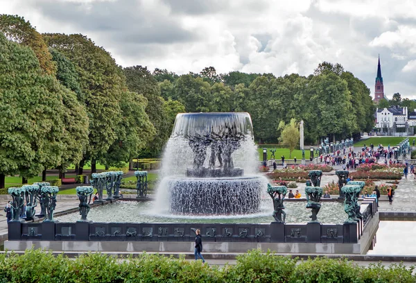 Fonte Com Figuras Pessoas Nos Ramos Das Árvores Vigeland Sculpture — Fotografia de Stock