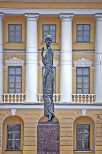 Petersburg Rússia Dezembro 2018 Foto Monumento Anna Akhmatova Voskresenskaya Embankment — Fotografia de Stock