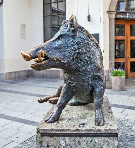 Bronzefigur Eines Wildschweins München Deutschland Drehtermin September 2018 — Stockfoto