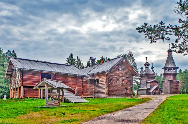 Państwowe Muzeum Architektury Drewnianej Sztuki Ludowej Północnych Regionów Rosji Malye — Zdjęcie stockowe