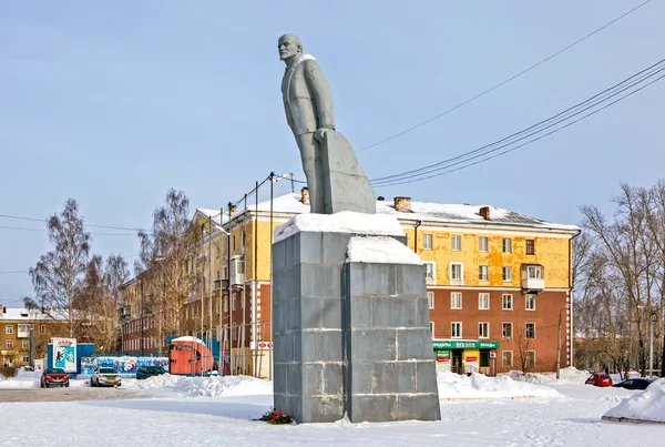 レニンの勝利広場への記念碑 レヴダ スヴェルドロフスク地方 ロシア撮影年月日2017年2月15日 — ストック写真