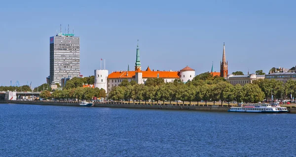 Riga Latvia Ağustos 2018 Daugava Dan Eski Şehir Görünümü — Stok fotoğraf