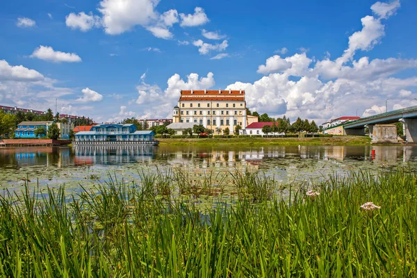 Stranden Pina Utsikt Över Jesuit Collegium Och Flodstationen Pinsk Vitryssland — Stockfoto