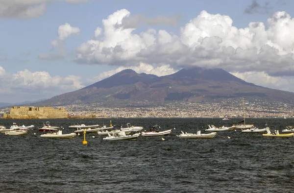 Naples Itália Setembro 2017 Foto Baía Napolitana Vista Monte Vesúvio — Fotografia de Stock