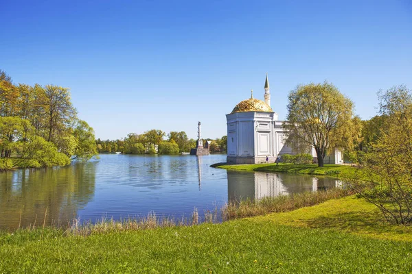 Tsarskoye Selo Russia May 2019 Photo Large Pond Pavilion Turkish — 图库照片