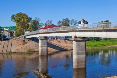 Vologda. - Rusya. Kırmızı köprü. Çekim tarihi 1 Ağustos 2018.