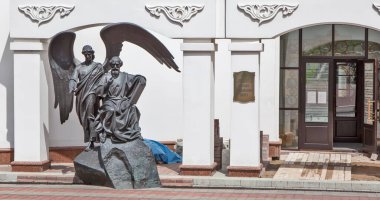 İlahiyatçı Yahya 'nın anıtı. Minsk. Belarus. Çekim tarihi 14 Temmuz 2018.