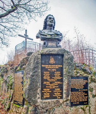 1. Peter Anıtı Peter 'ın Tepesi' nde. Karlovy Vary. Çek Cumhuriyeti. Tarih 18 Aralık 2015