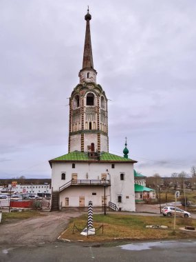 Katedral çan kulesi. Solikamsk 'ta. Perma Bölgesi. Rusya. Çekim tarihi 12 Kasım 2013.