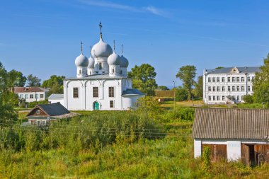 Şehirdeki varsayım kilisesi