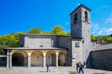 LA VERNE, İtalya - 9 Mayıs 2014: La Verne Sığınağı Fotoğrafı.