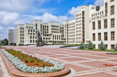 V.I. Lenin Anıtı. Bağımsızlık Meydanı. Minsk. Belarus. Çekim tarihi 14 Temmuz 2018.