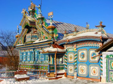 Güzel Rus barakası demircisi Kirillov. Kunar köyü. Sverdlovsk bölgesi. Rusya