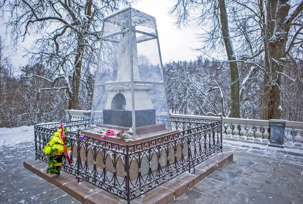 Νεκρόπολη Των Hannibals Pushkin Μονή Κοίμησης Της Θεοτόκου Σβιατογκόρσκ Πούσκινσκι — Φωτογραφία Αρχείου