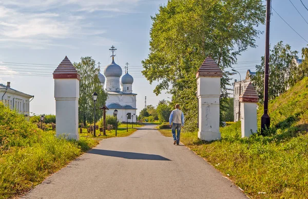 View Old White Church — Stock Photo, Image