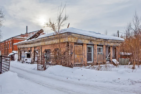Stary Dom Zimowy Dzień — Zdjęcie stockowe