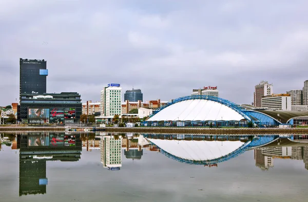 Den Arkitektoniska Designen Säsongsbetonad Ishall Luftunderstödd Kupol Svislochs Flodvall Minsk — Stockfoto