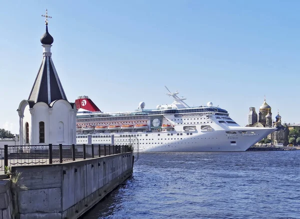 Nikolaus Kapell Och Kryssningsfartyget Kejsarinnan Sankt Petersburg Datum För Skjutning — Stockfoto