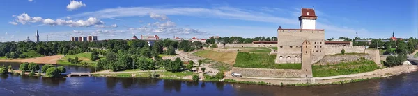 Narva Slott Hermanns Slott Narva Floden Estland Datum För Fotografering — Stockfoto