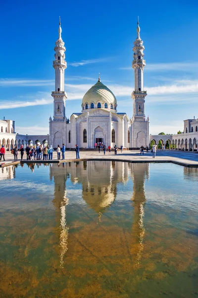 BULGAR, Rusya - 25 Mayıs 2019: Beyaz Cami Fotoğrafı