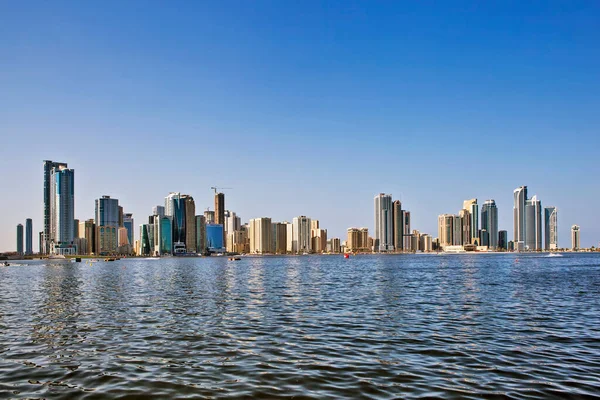 Mrakodrapy Březích Laguna Chálida Sharjah Spojené Arabské Emiráty — Stock fotografie