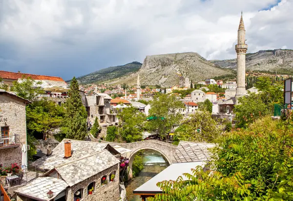 Mostar Bósnia Herzegovina Maio 2019 Foto Paisagem Pitoresca Longo Rio — Fotografia de Stock