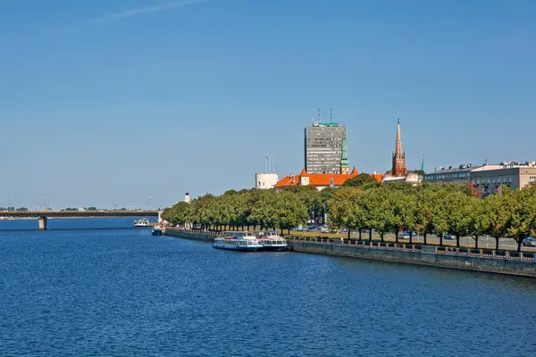 Riga Łotwa Sierpnia 2018 Zdjęcie Widokiem Stare Miasto Daugavy — Zdjęcie stockowe