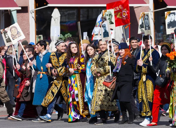 Gente Marcha Regimiento Inmortal Avenida Nevsky San Petersburgo Rusia Fecha — Foto de Stock