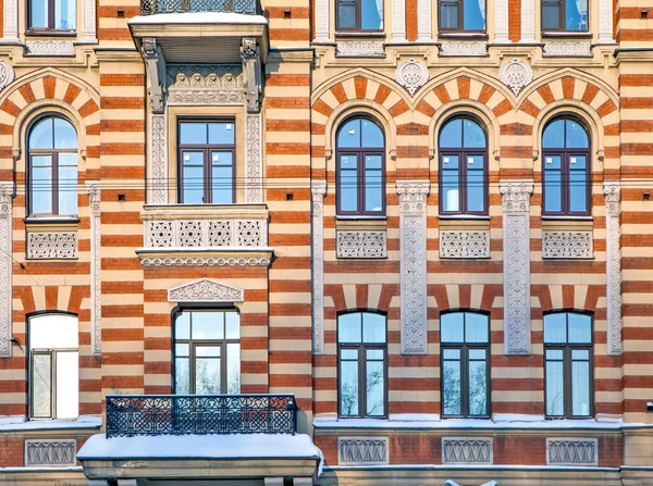 Blick Auf Alte Backsteinfassade Mit Fenstern Petersburg Russland — Stockfoto