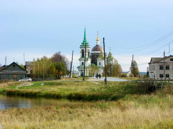 Chrám Svatého Mikuláše Zvonice Hodinami Vesnice Bengu Oblast Sverdlovsk Rusko — Stock fotografie