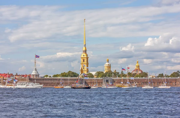 Символи Санкт Петербурга Пітер Поль Фортеці — стокове фото