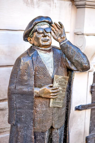 TURKU, FINLAND - 29 Nisan 2018: Evert Taube Anıtı Fotoğrafı, şair, besteci ve pop şarkıcısı.